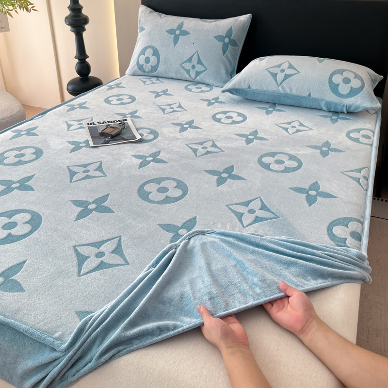 Drap de lit en velours de lait brodé 3D, ensemble de trois pièces épais et chaud, couvre-lit de luxe léger, automne hiver 2025