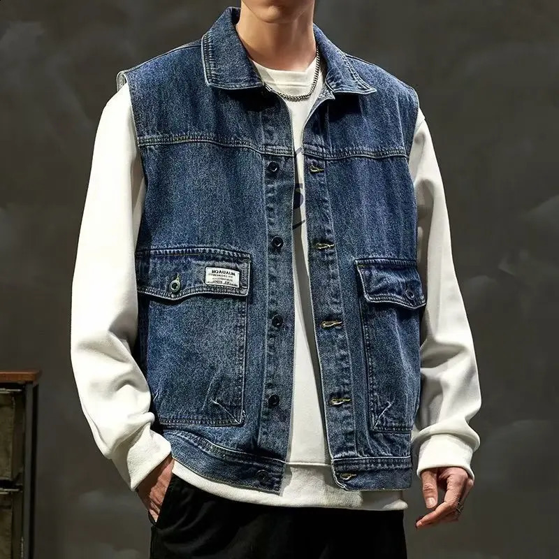 Fashionable denim mens vest jacket loose fitting shoulder clip work jacket suitable for spring and autumn seasons 250420