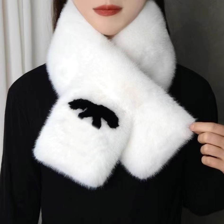 Luxury Soft Ear Muffs Classic Winter Ear muffs Female Rabbit Fleece Brand Fashion Designer Warm Plush Scarf Designer winter cold proof gifts