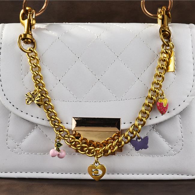 Fashion Bag Charm Luxury keychain for Women cute bag Keychains fruit Classic Pendant chain Fashion Key Rings quality Refreshing Style key chain Lany