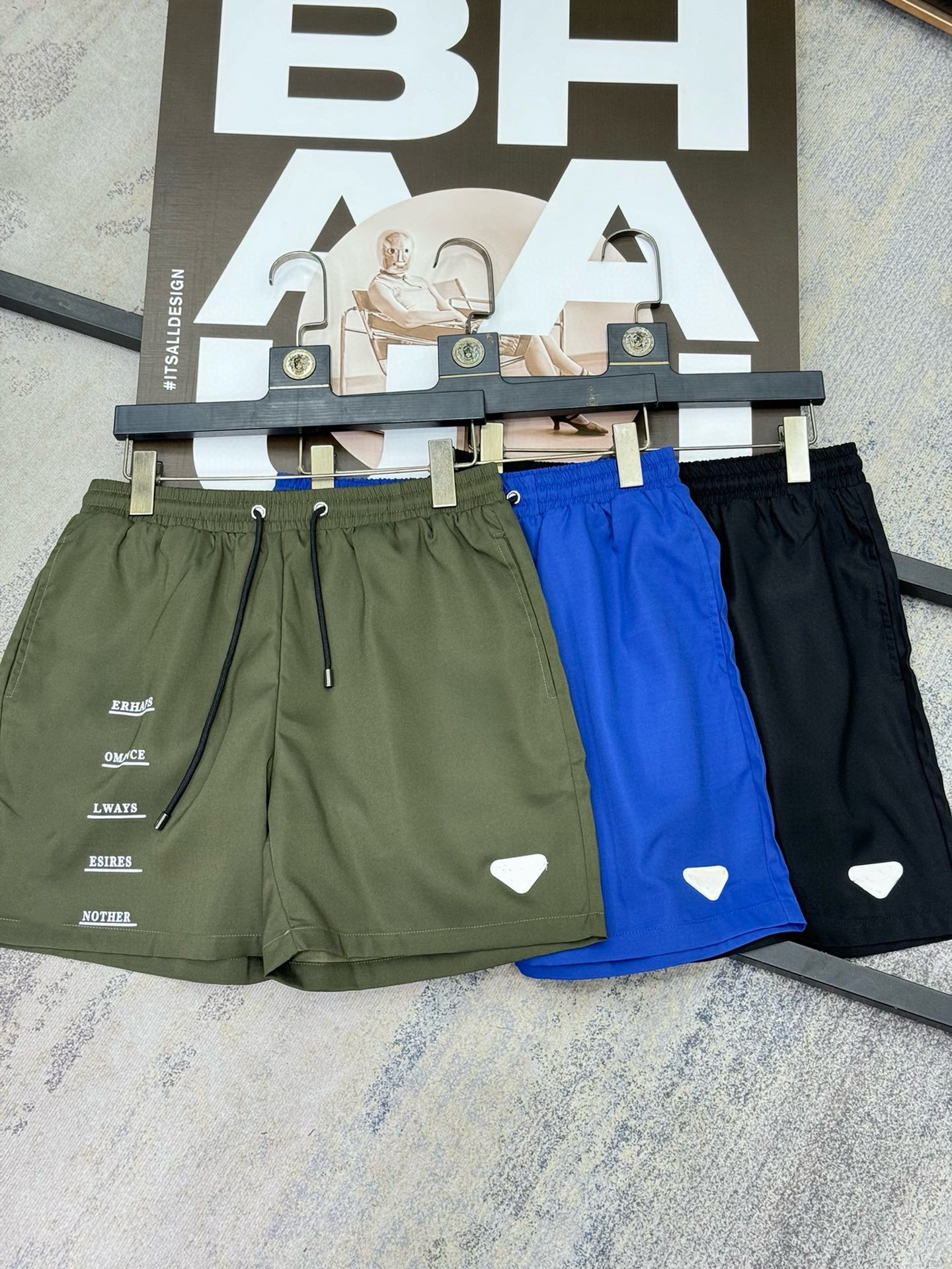 Mens Beach Shorts Designers Womens Short Letter Imprimer des streetwears de mode Shorts de marque Nylon Séchage rapide Swimswear Casual Five Cent