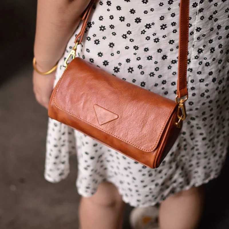 AETOO cuir version coréenne de petit sac en cuir texture féminine sac à bandoulière style étranger oreiller sac de banlieue décontracté unique K2