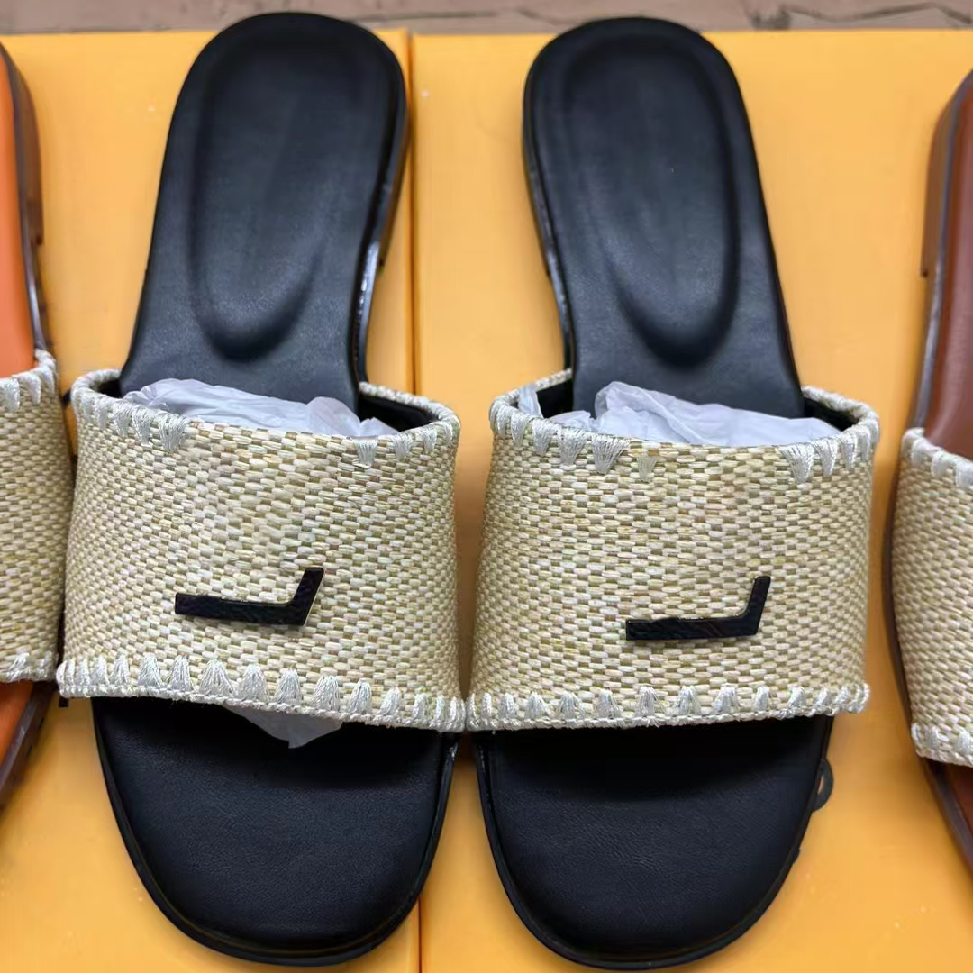 Italie Designer Pantoufle De Luxe Femmes Sandale Marque Slide Hommes Pantoufles Fond Plat Flip Flop Design Baskets Sandales En Caoutchouc Mousse