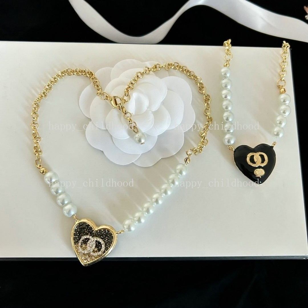 Designer Necklace 18K Gold Plated Chain Pendant Necklaces Luxury Brand Heart Sweater Chains Mens Womens Jewelry Wedding Gift M260625