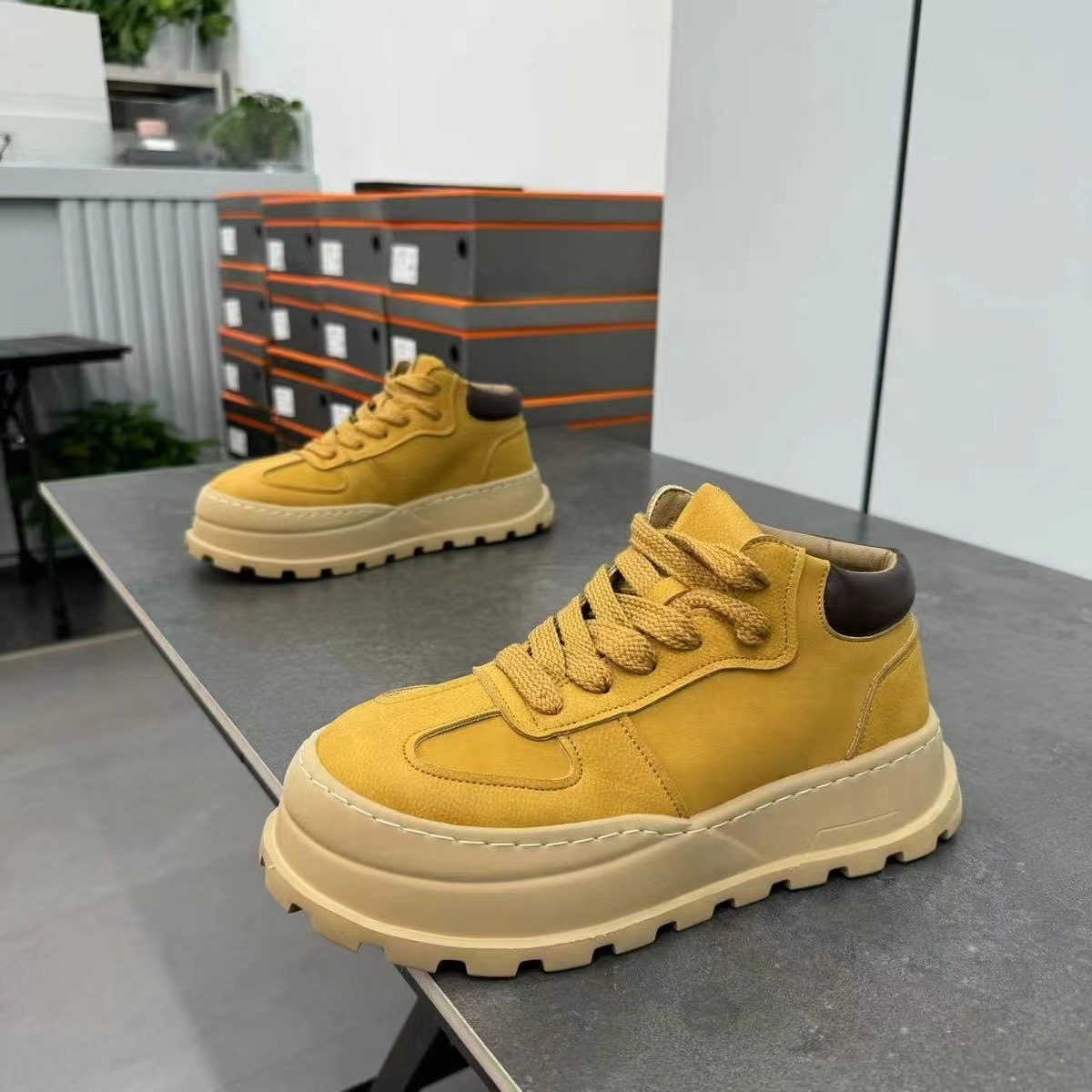 2026 New New Athletic Shoe Men's Autumn Shoes Cowhide Thick-Soled Elevator Sneakers Versatile Casual High-Top Work Martin Run Boots Designer Tr