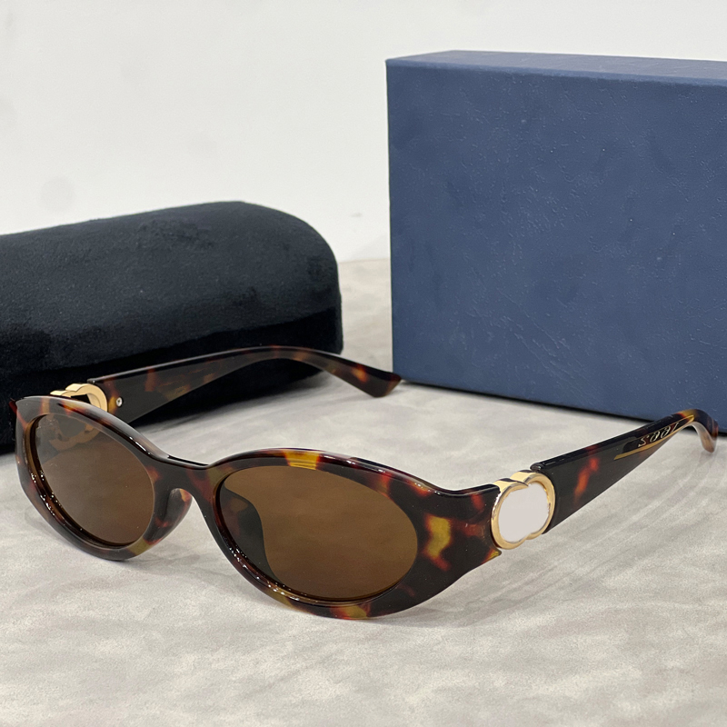 Women wonderful Luxury designer sunglasses novelty for beach cat eye Adumbral pattern Sunglasses frame Fine flat lenses Beach Sun Glasses Retro Fram