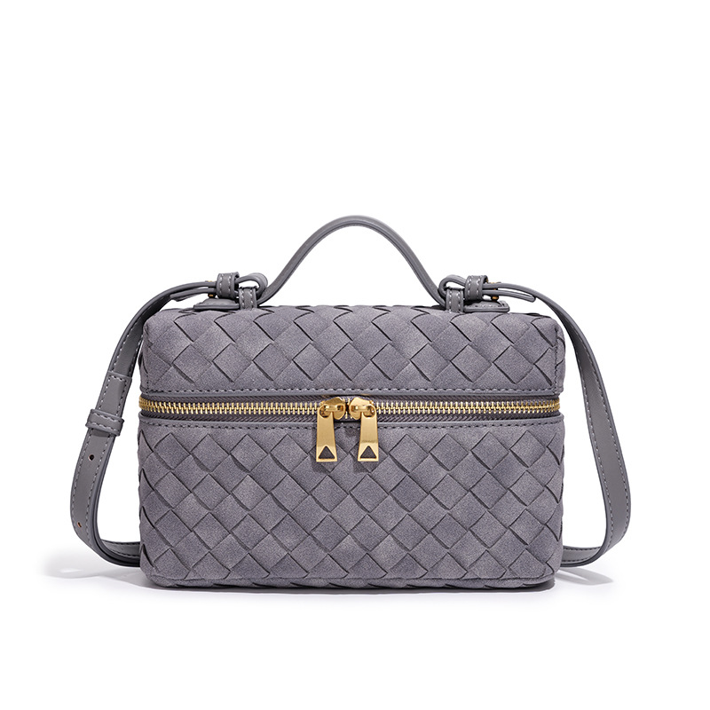 Free shipping designer bags hot selling new autumn and winter handmade woven lunch women's makeup bag hand-held crossbody box bag Z260921