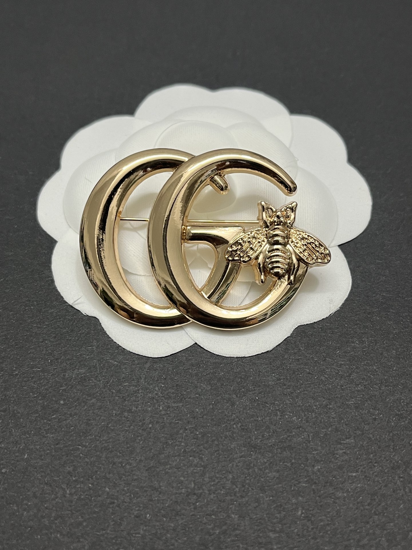 Luxury Brand Designer Letter Pins Brooches Women Glaze 18K Gold Plated Steel Strip Stamp Brooch Suit Pin Wedding Party Jewerlry Accessories Gifts