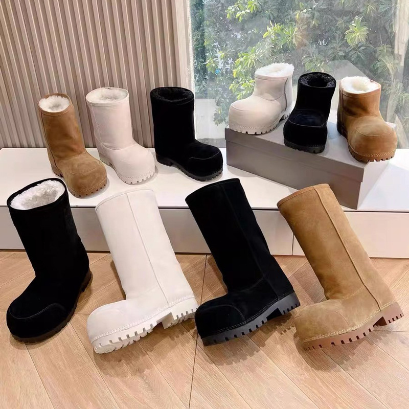 Designer Alaska Fur Boots Combat Strike High Bootie Winter Fall Rain Fluffy Furry Calfskin Thick Rubber Sole Snow Boots Women Classic Platform Bo