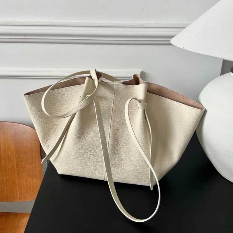 Top Layer Cowhide Large Capacity Tote Leather Womens Fashion Bat Commuter Carrying Wings Bag Z250425