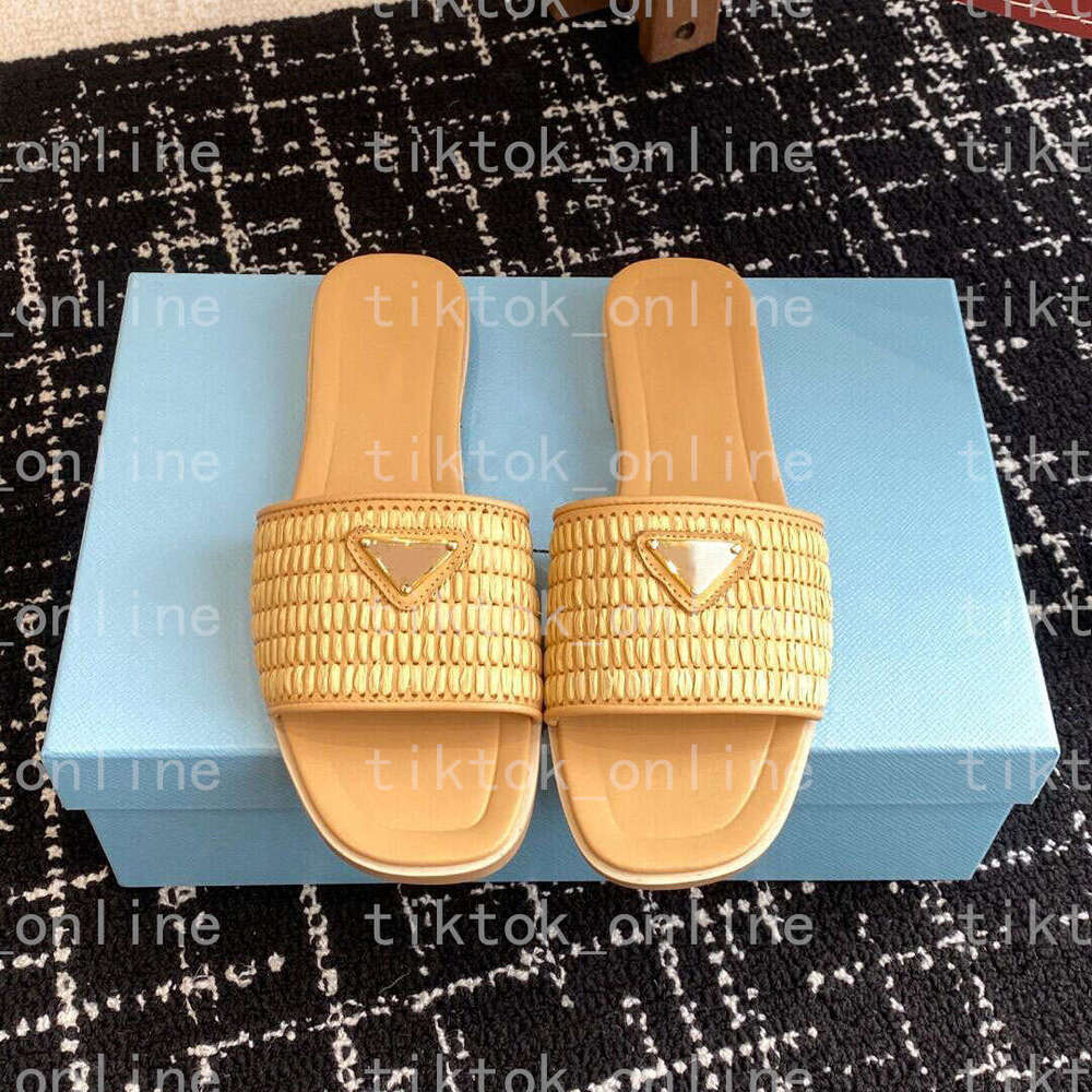 Designer Women slippers Sandals Flat Slides Flops Triangle weave leather Loafers Bath Shoes Beachwear Summer Slipper Black White