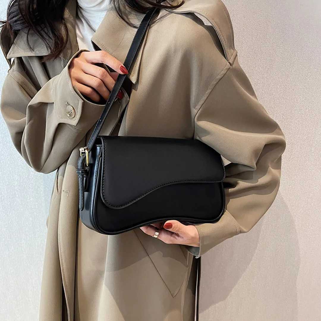 2025 New Headless Underwear Bag Fashion Solid Color Art Stick Bag Simple Maillard Series Womens Single Shoulder Cross Body W250425