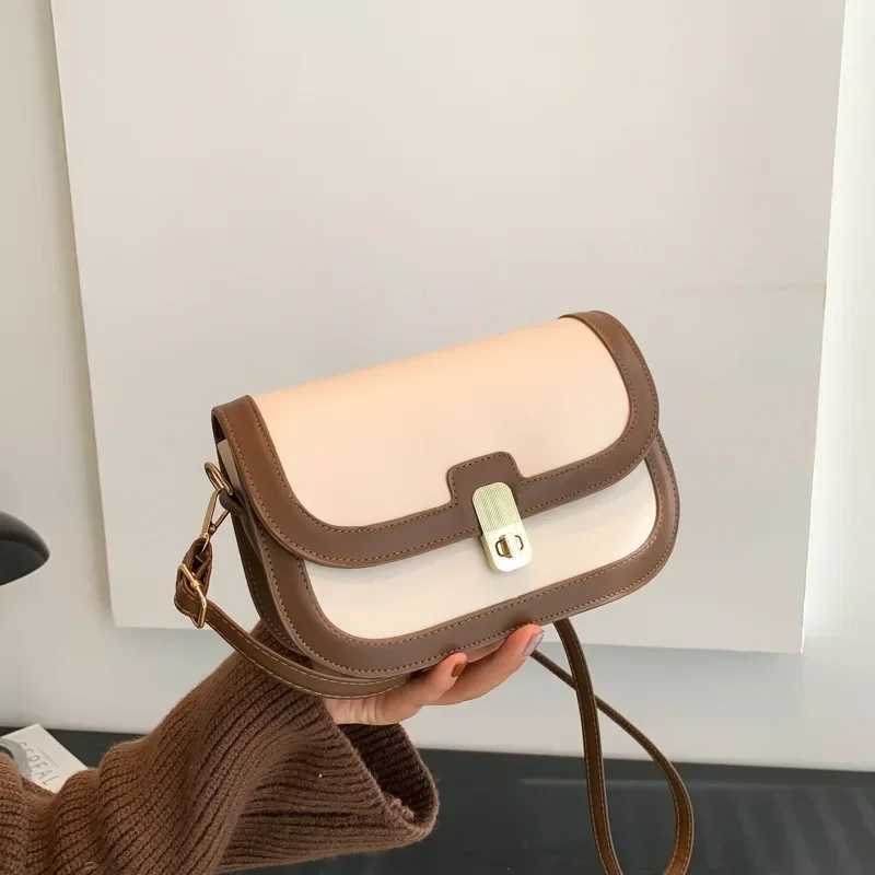 2024 Sac pour femmes carrés rétro - Le sac à accoudoir le plus chaud en automne avec des options de croix d'épaule parfaites W250425