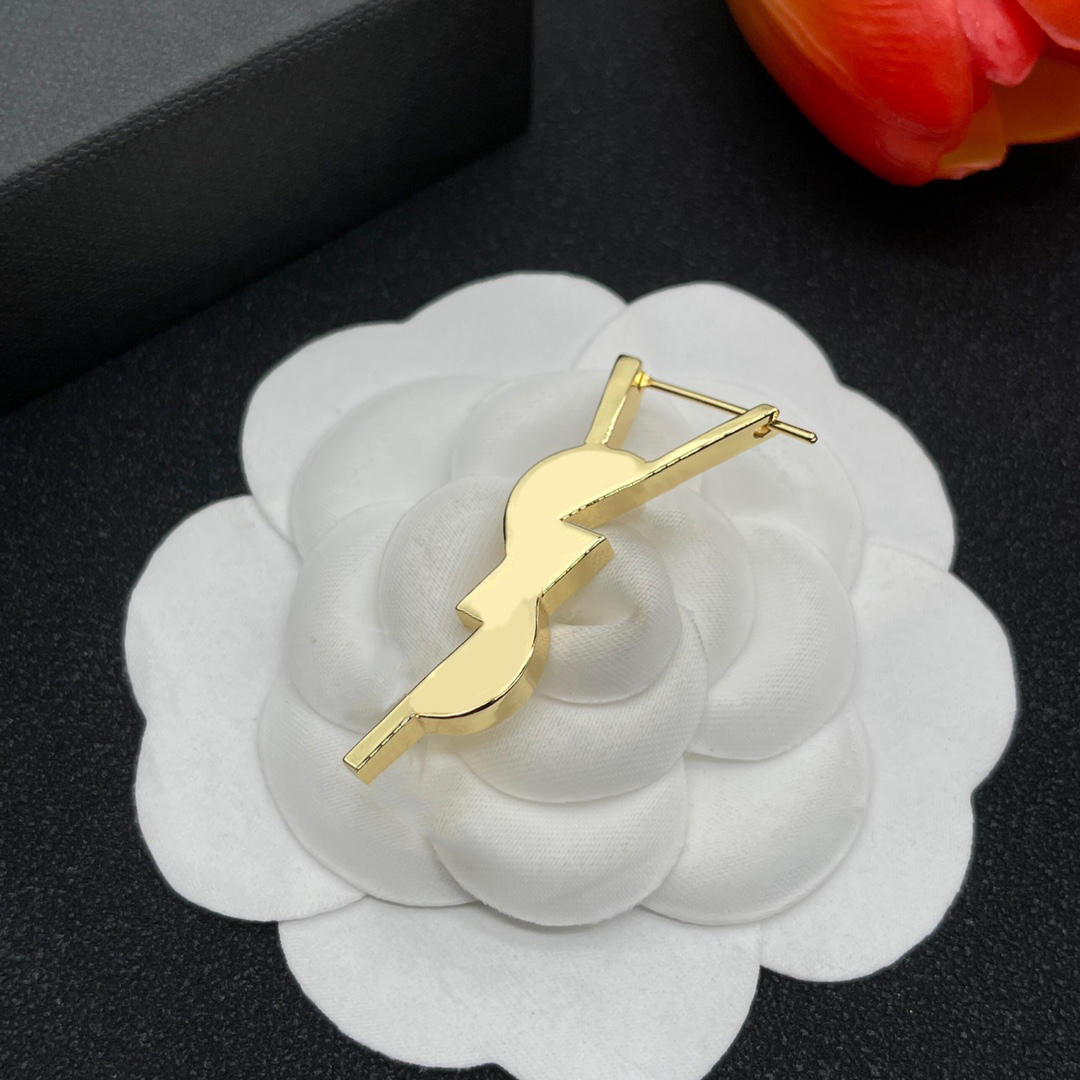 Gold earrings metal stainless steel letter earrings stud Europe and the United States simple fashion designer earrings for Women Christmas design-image-989463334