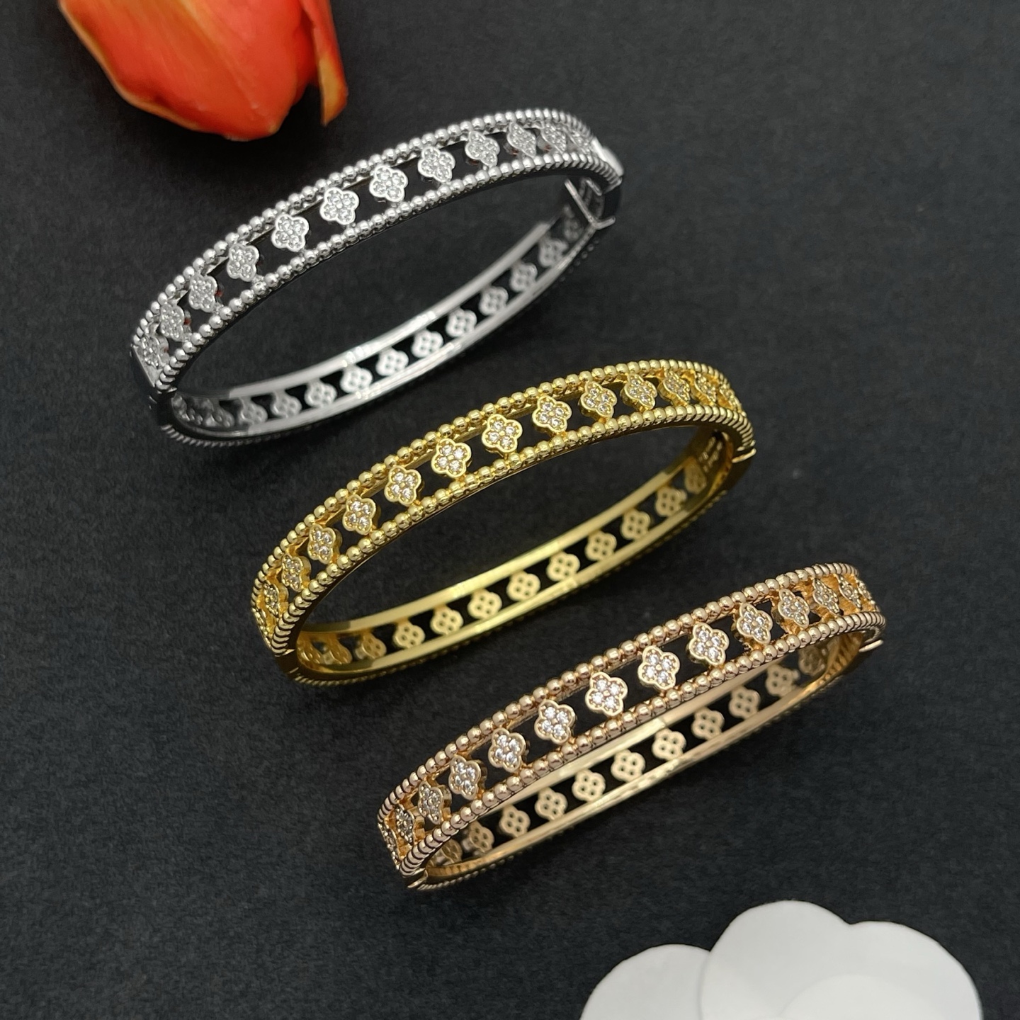 bracelet designer bracelet de luxe de haute qualité bijoux de créateur en forme de fleur bracelet incrusté femmes hommes exquis brillant fiançail