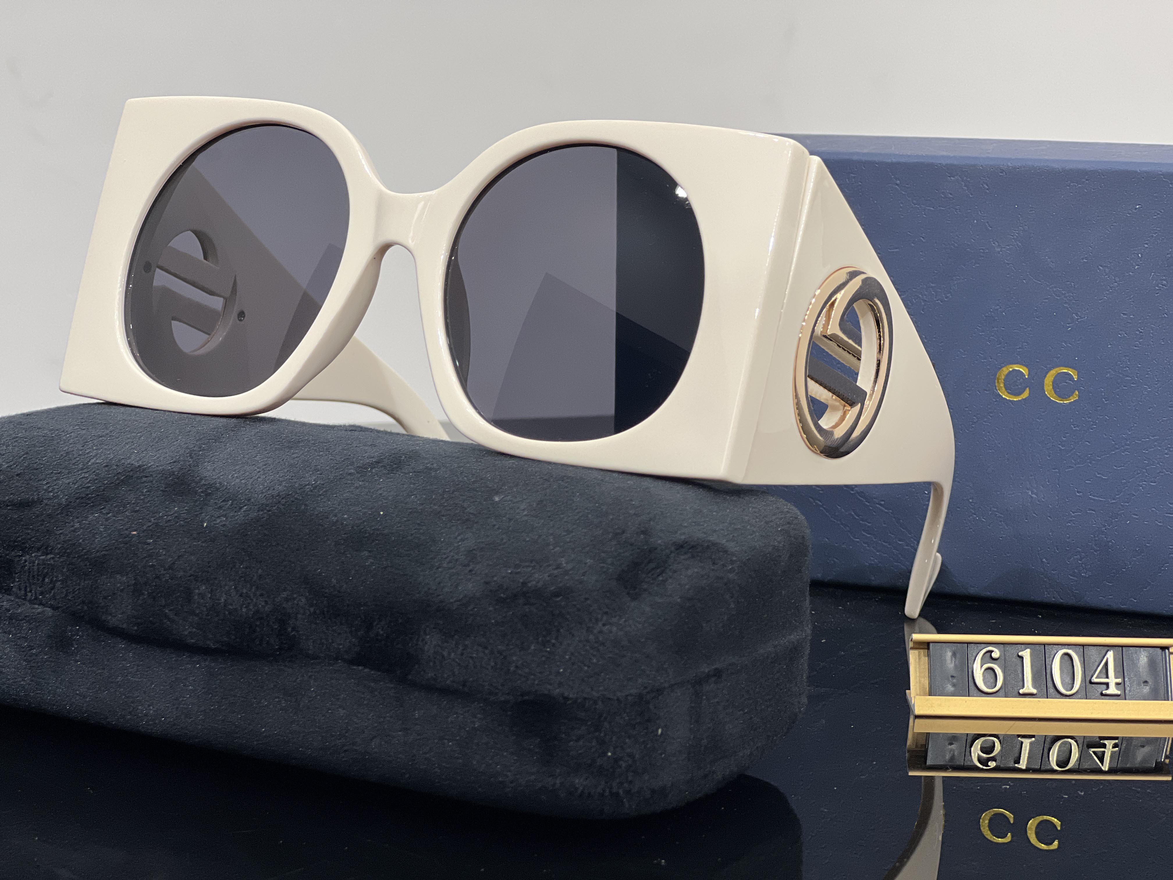 2023 Designer Luxury Womans Sunglasses Luxury Mens Sun Glasses UV Protection Men Eyeglass Gradient Metal Hinge Fashion Women Spectacle 1457