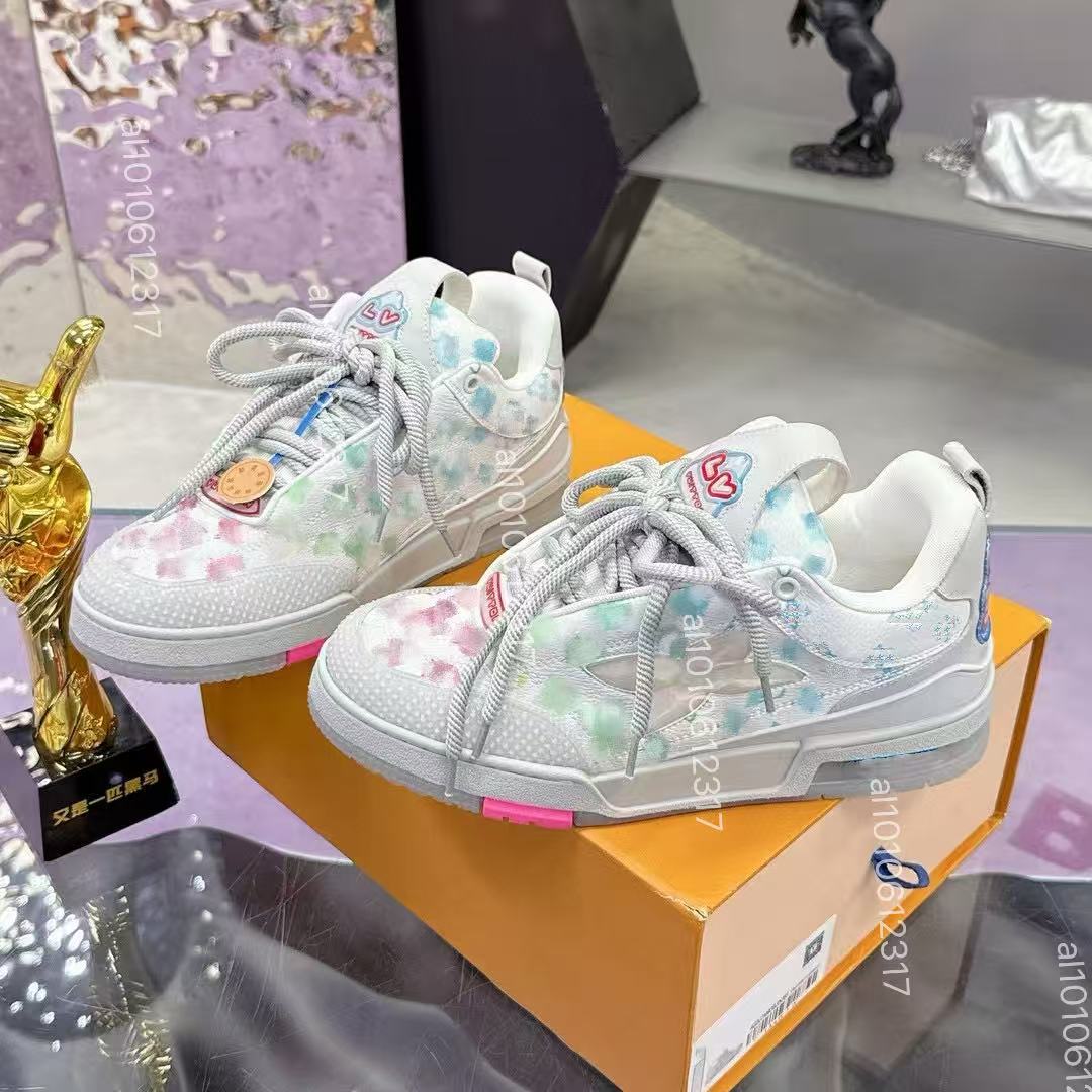 2025 Designer Skateboard Chaussures Designer Fashion Luxury Luxury pour hommes et femmes Sneakers Chaussures décontractées chaussures de course e