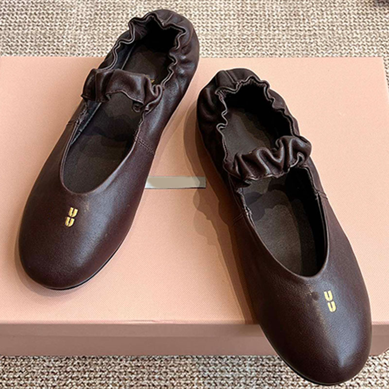 5F340E Ruches nappa leather ballerinas vintage classic style women lightweight comfortable ballet shoes shoe upper decorated gold tone logo