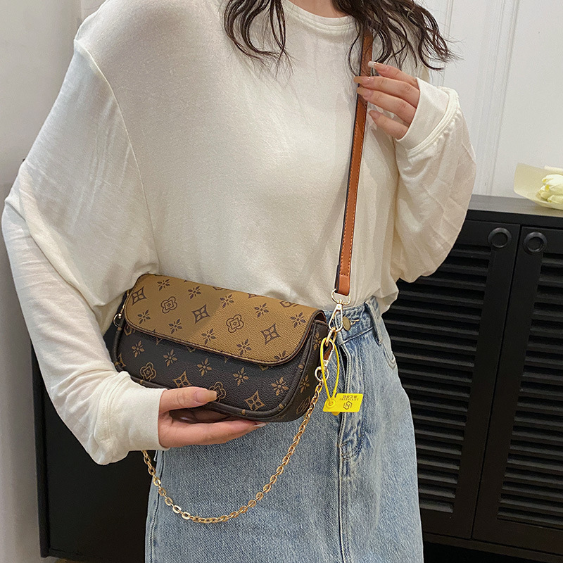 Livraison Gratuite High Sense Femme Sac Nouvelle Mode Rétro Imprimé Petit Sac Carré Avec Une Épaule Sac Bandoulière Sous L'aisselle 2025s chaud