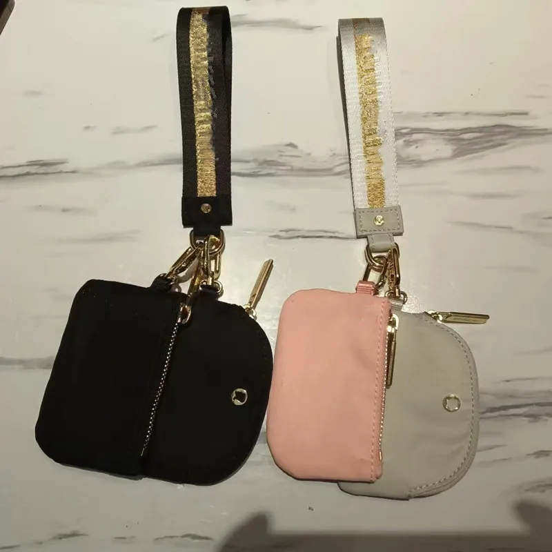 Sac d'embrayage de bracelet de yoga LUL portefeuille portefeuille Sac de gym de gym de gym MINI Purse de créateur avec fermeture à glissière déta