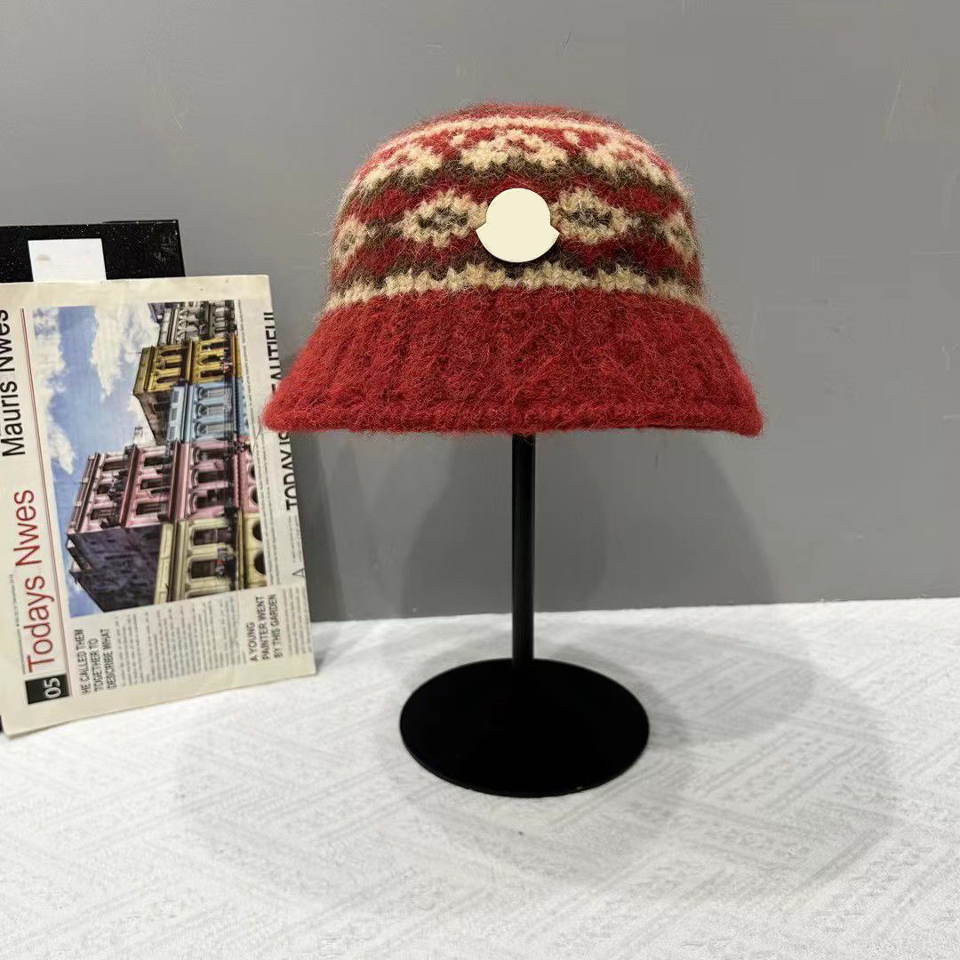 Classic designer beauty women hat cap luxury bonnet hat embedded trendy fashion style for men and women Knitted warm hat