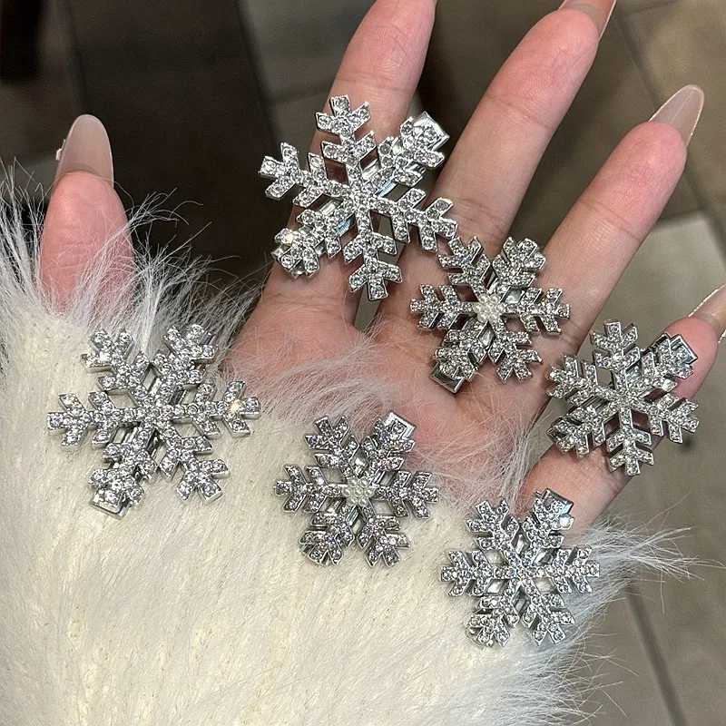 6Pcs Snowflake Hair Clips Rhinestone Pearl Duckbill Clip for Women Girls Hairpin Headwear Daily Wear Christmas Hair AccessoriesM251127-image-1086323448