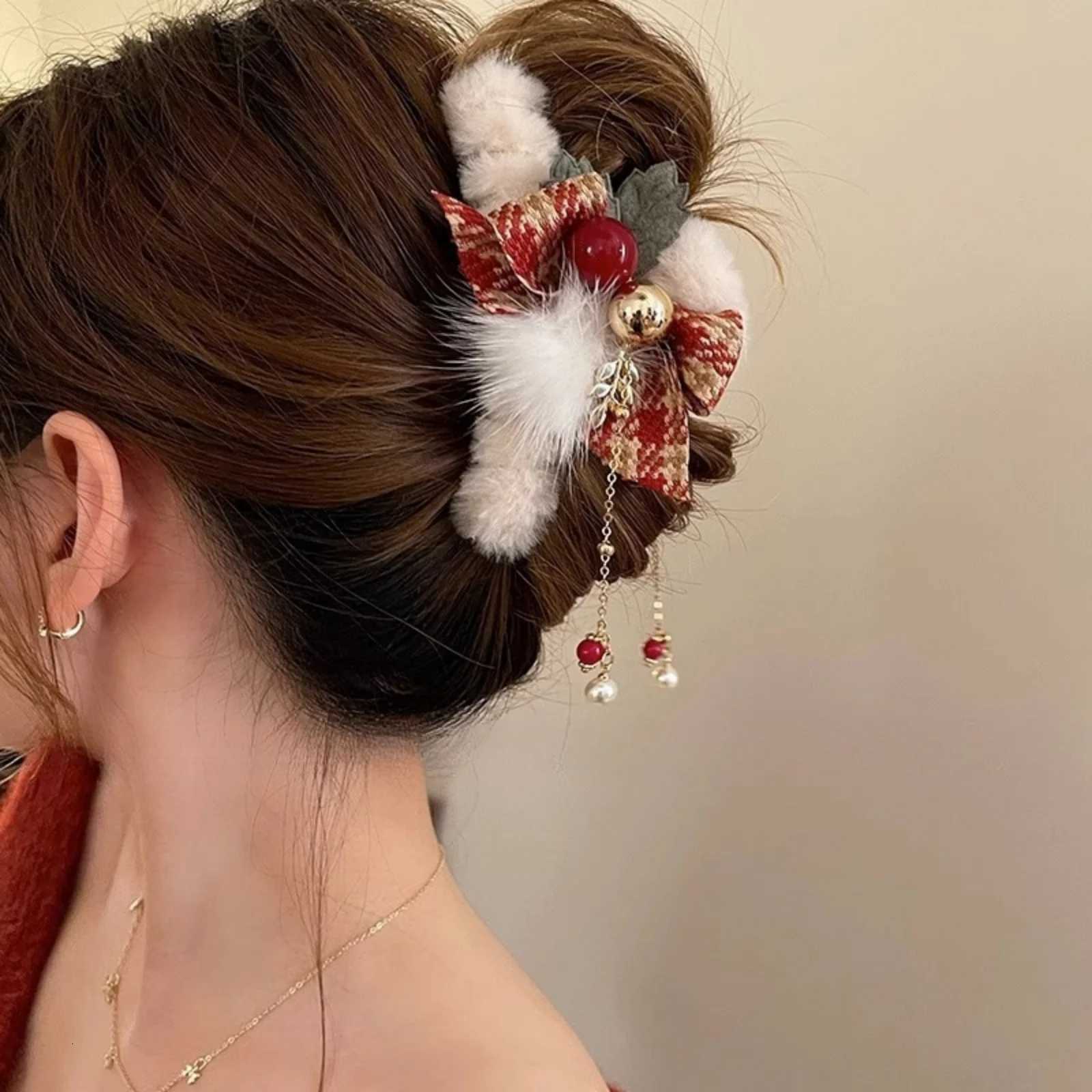 1PC Christmas Plush Hair Clips Set Festive BowBell Details Fluffy Pom - Pom Design Cute Hair Accessories For Holiday PartiesM251127-image-1086323182