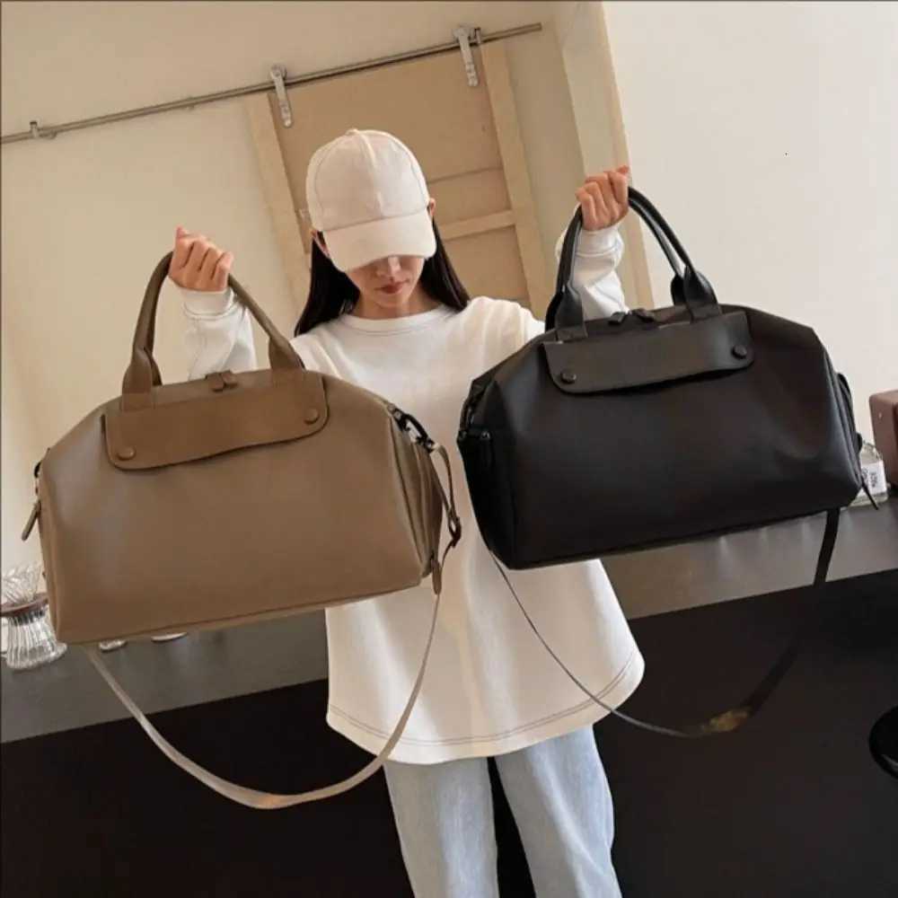 New Large Capacity Sports Bags Oxford Dry And Wet Items Travel Bags Thicke Fabric Waterproof Single Shoder Backpack Y251128-image-1086505565