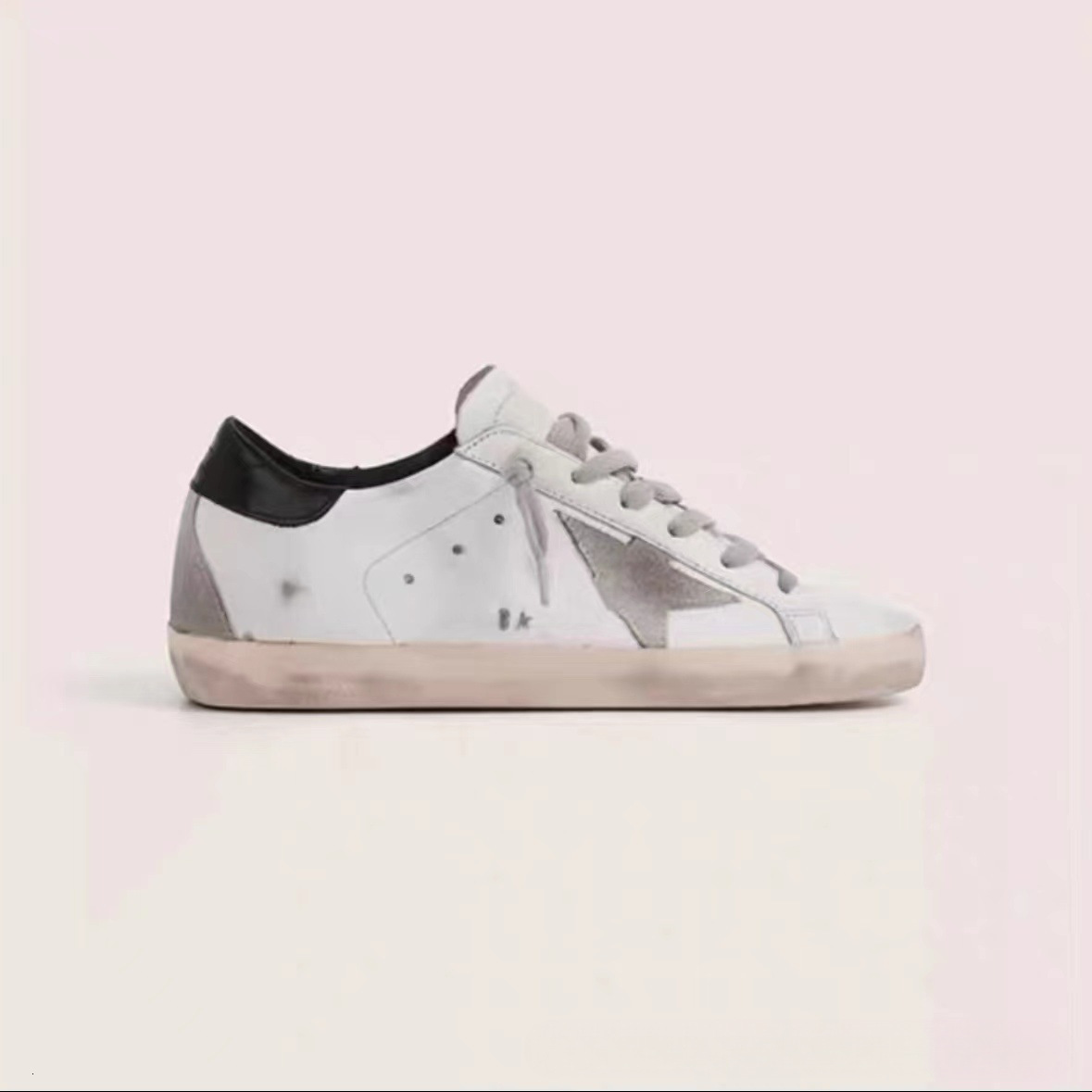 2025 classique multifonctionnel designer rétro star chaussures de sport sales pour hommes et femmes, hauteur augmentant les chaussures blanches e