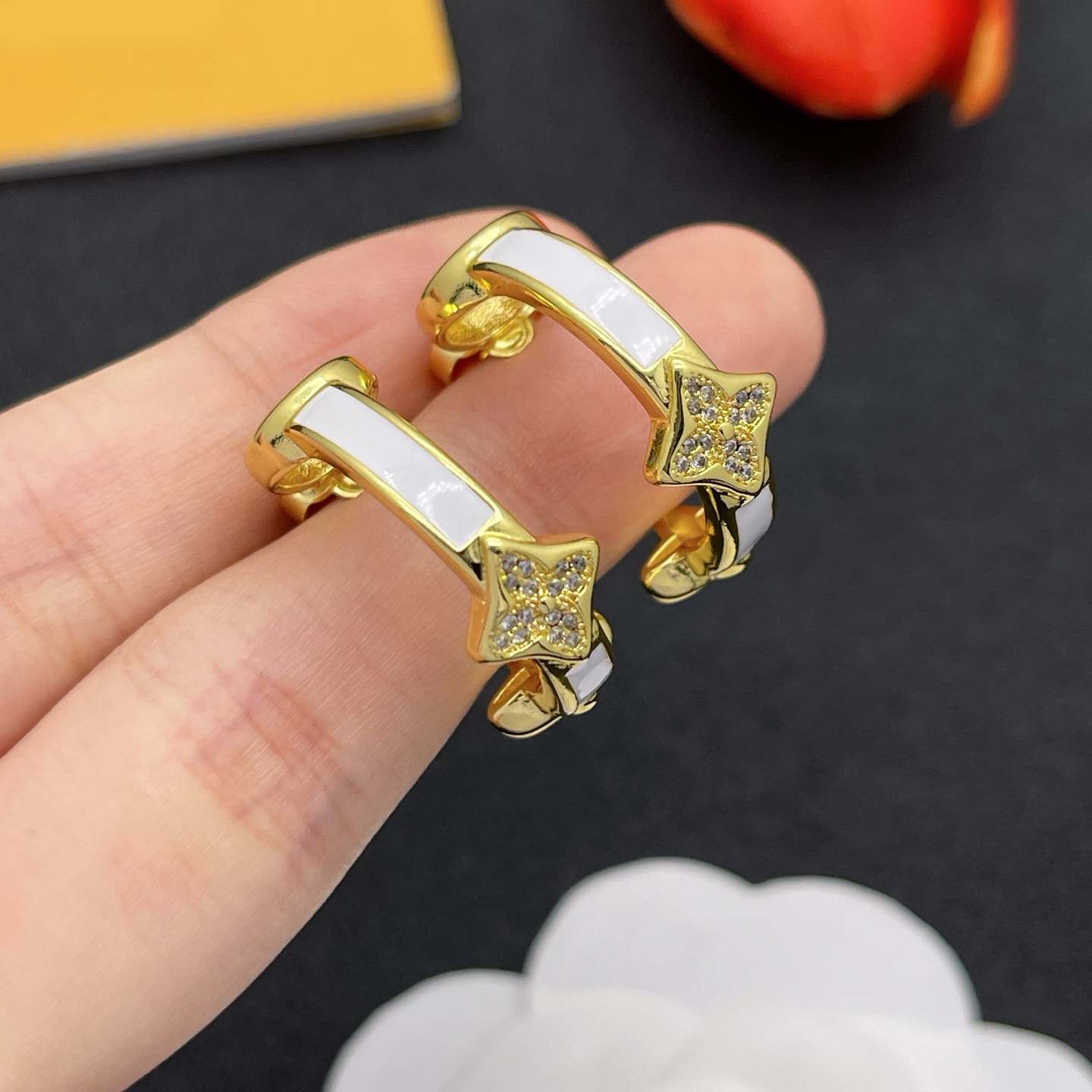 Boucles d'oreilles de créateurs Luxe Blanc Émail Charme Boucles D'oreilles Or Argent Plaqué Boucles D'oreilles Pour Femmes Hommes Fête Bijoux De
