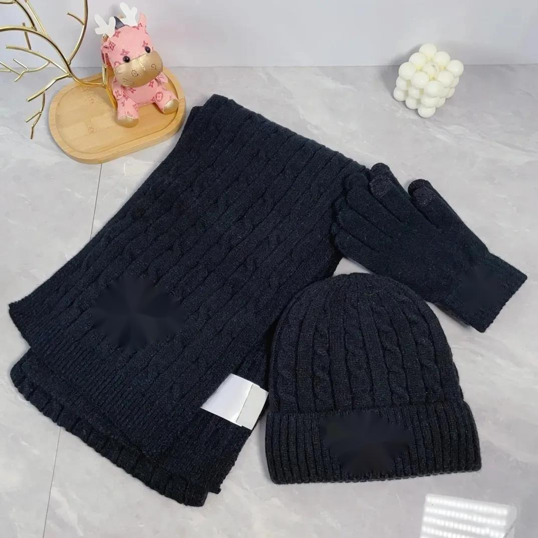 Hats Scarves Sets Designer Luxury Knitted Scarf for Men and Women in Winter Wool Fashion Cashmere Scarf Luxury Knitted Hat