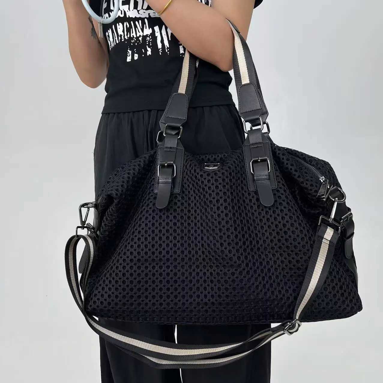 Ladies fiable casual simple persali mesh crossbody bag nyl lightweight large capacity shoder bag Y251128-image-1086505977