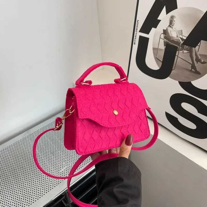 Womens Blue Subaxillary Bag New Korean Fashion Womens Shoulder Bag Trend Handbag Retro Designer Luxury Womens Handbag 2024XJ250429