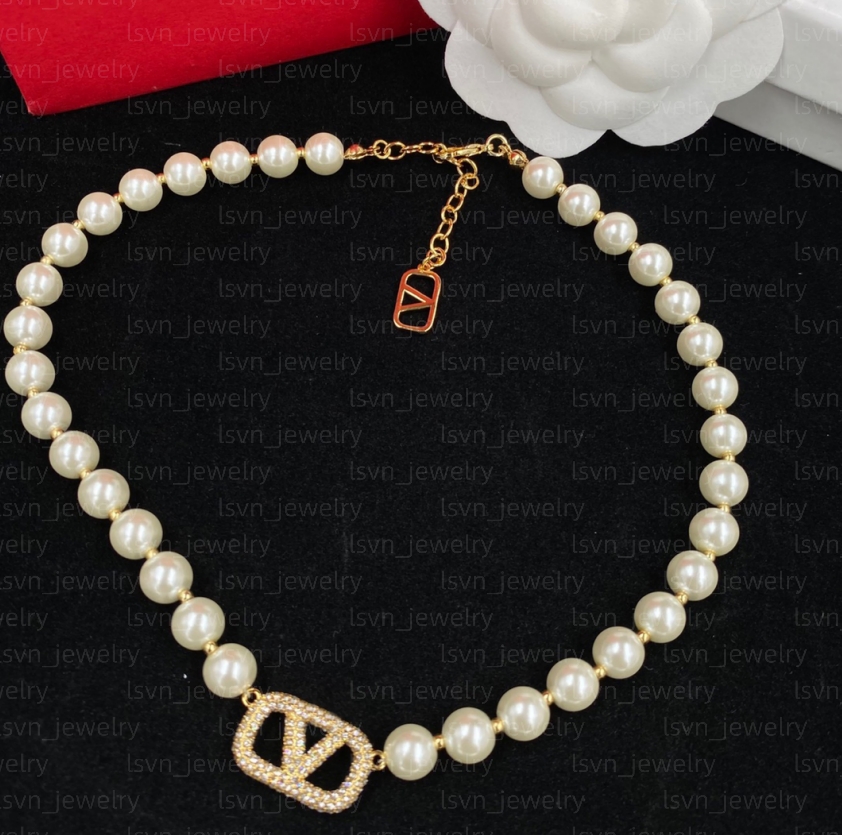Classic Gold Jewelry Set Gift Gold diamond necklace bracelet earrings set holiday party Jewelry gift-image-957318713