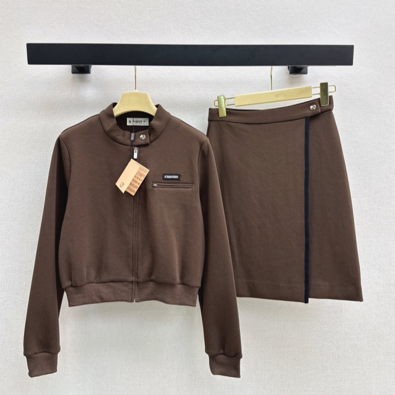 Abiti da donna Abiti firmati per donna lussuosi abiti a due pezzi giacca girocollo con ricamo a lettere stile college stile primaverile, felpa con c