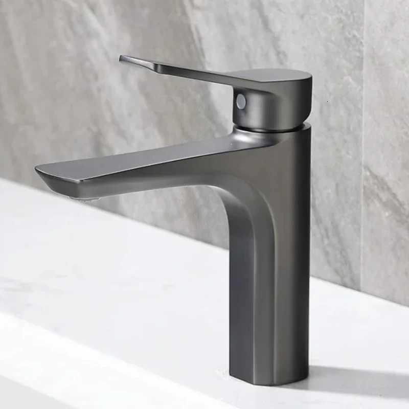 Copper Alloy Hot Cold Washbasin Faucet - Bathroom Dual-Temp Tap for Mouthwash Basin M251129-image-1086590949