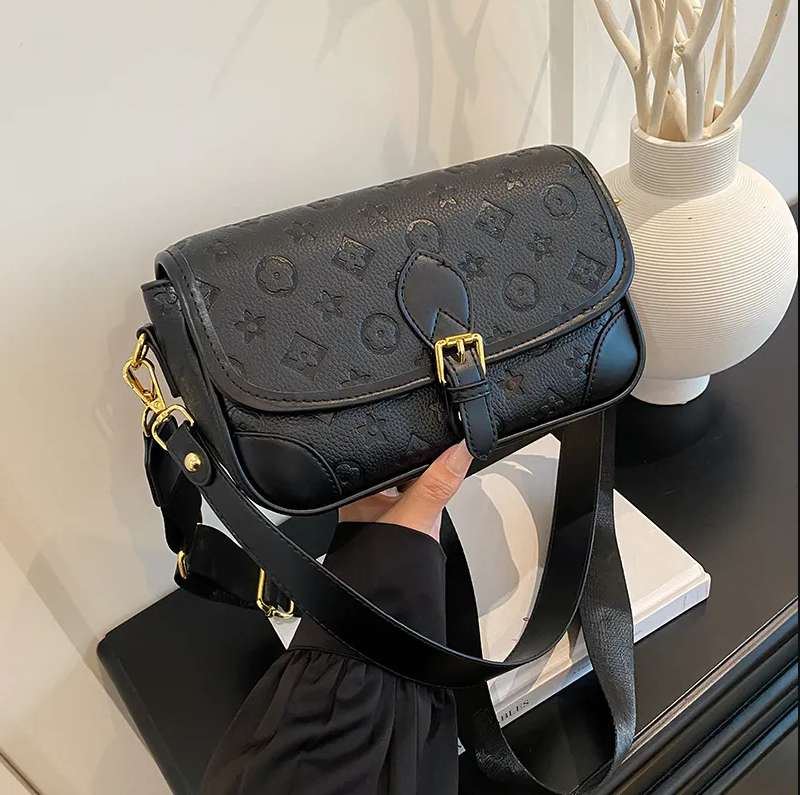 Designer Black Crossbody Purse - luxury bag retro and fashionable monogram bag classic printed, Elegant Cowhide Women's Designer Purse for Dail