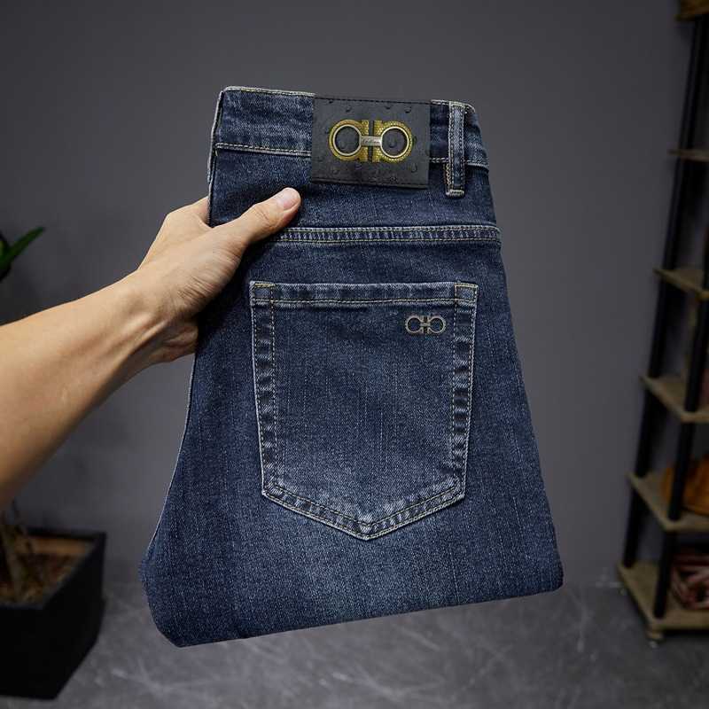 Guangzhou Xintang Jeans Mens Autumn New Product Slim Fit Feet Elastic Trend European Youth Mens Wear L26624