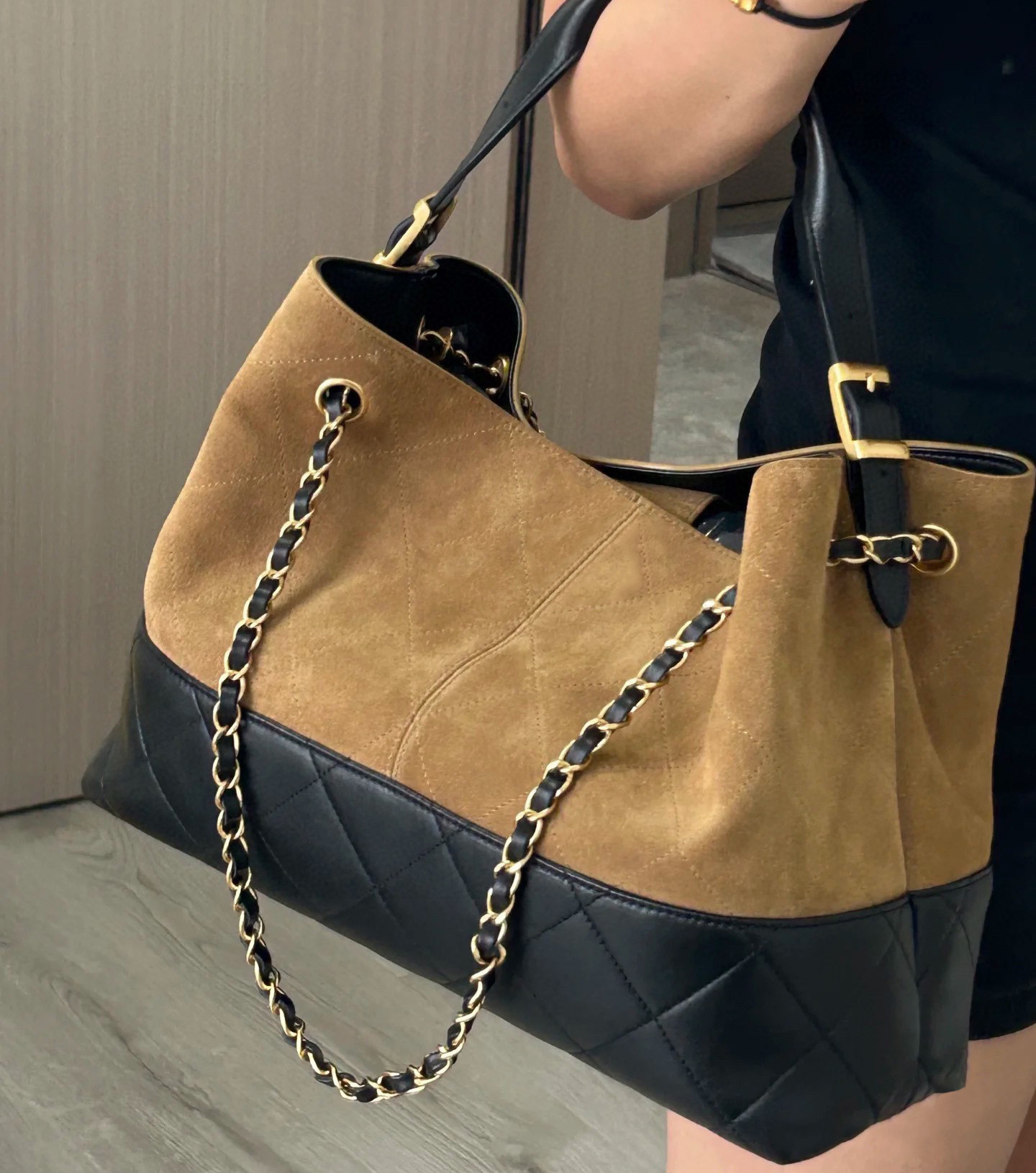 25A Top Designer Brown Suede Tote Bag Shoulder Bags Large Capacity Bucket Bag Plaid Shopping Bag With Chain Belt Woman Handbag Vintage Hobo Genuine