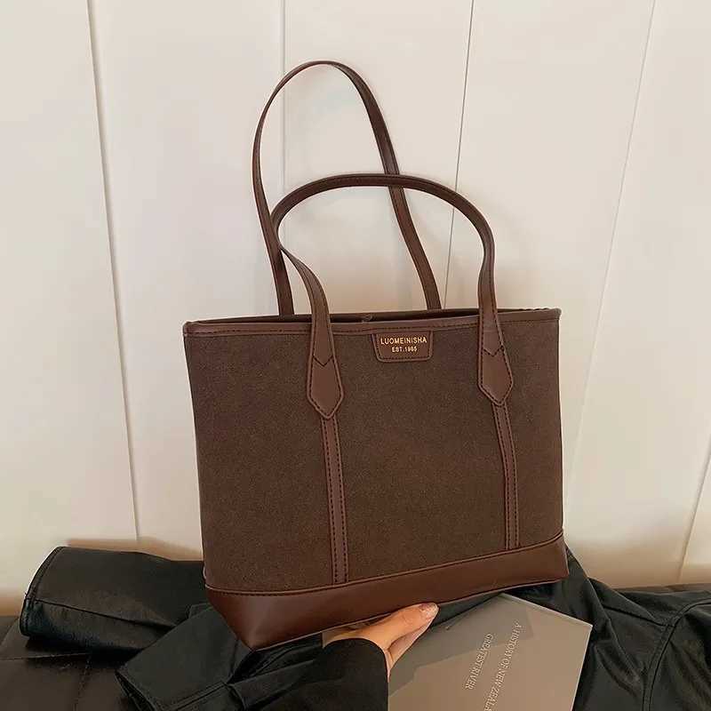 Arrival American Style Niche Tote Autumn and Winter New Retro Maillard Shoulder Bag Large Capacity Frosted Commuting Handbag Z250118