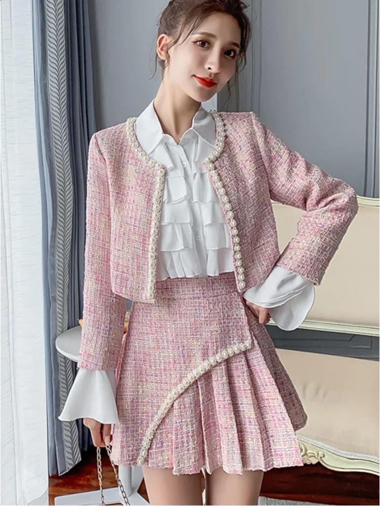 2024 AutumnWinter Womens Coarse Felt 3Piece Beaded Short CoatWrinkled High Waist Wrinkled LeatherChiffon Shirt Set 250122Z