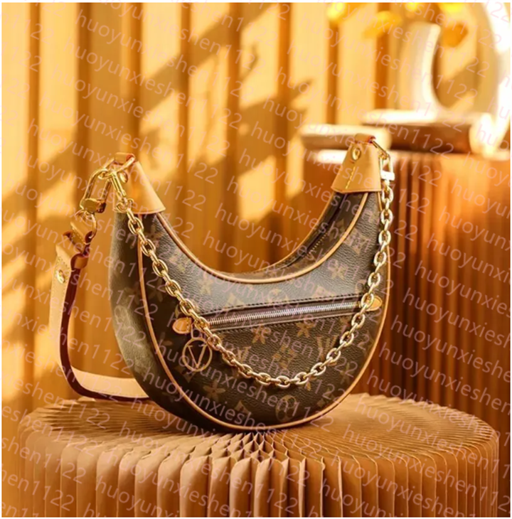 2024 Ladies Luxury Designer de début de printemps Fashion Vintage Single Single Crossbody Assit Sac Médiéval Crescent Sac Portable PEA