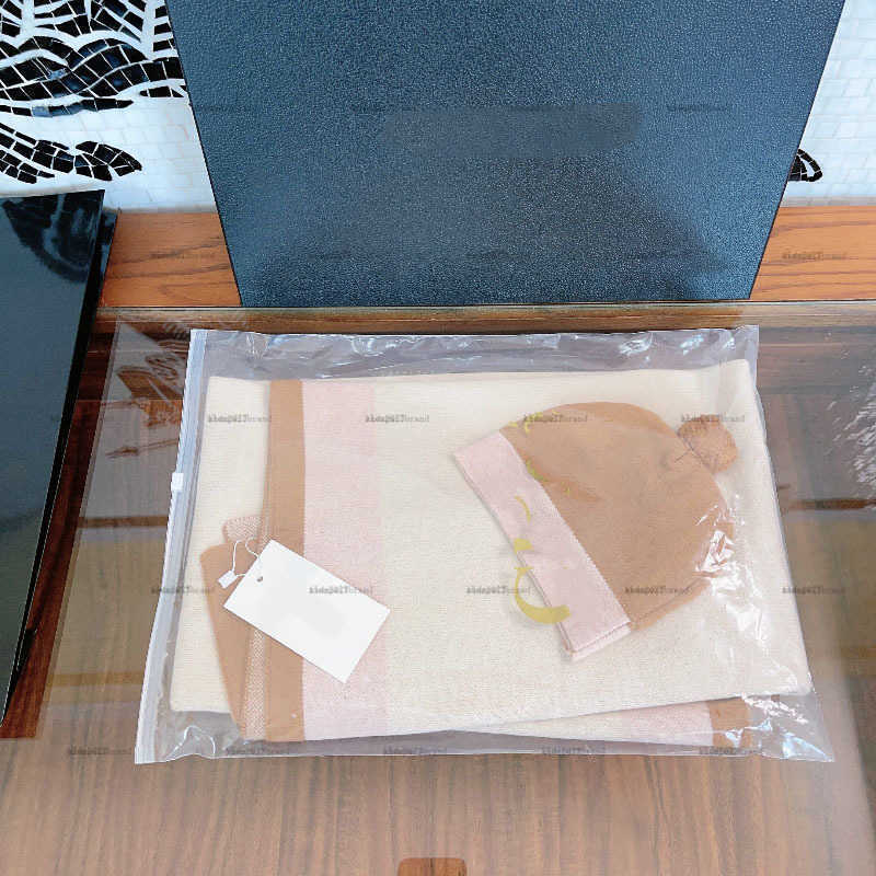 Top newborn Blanket set winter blanket baby infant Two piece set Gradient color design blanket and knitted kids hat-image-1043867393