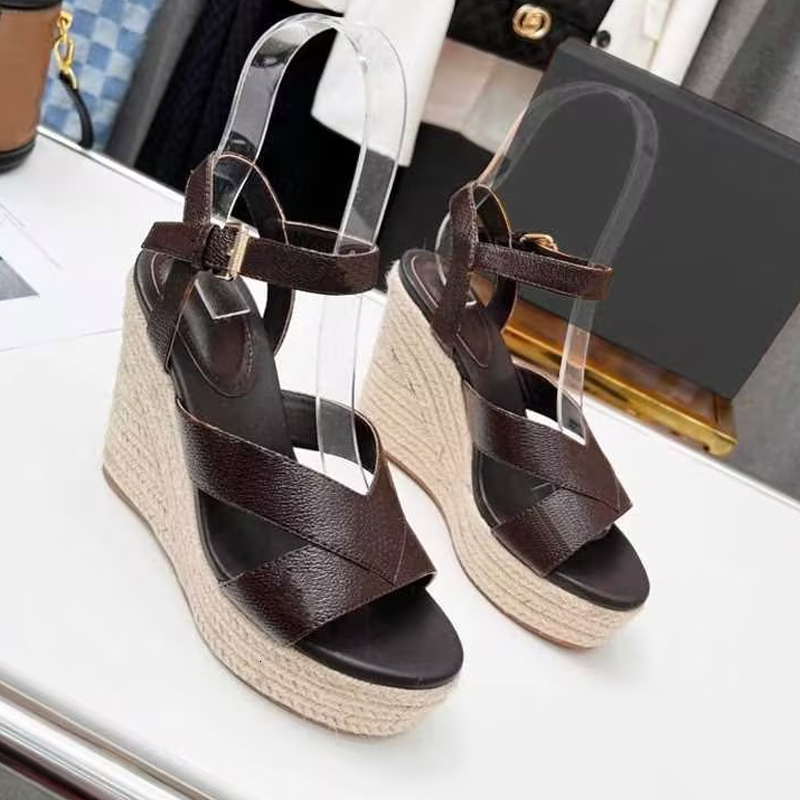 Sandales de créateurs Femmes Espadrilles Chaussures de coin Standboard Céde de coin Sandale Open Toe Plateforme Fashion Sandale Paille de paille
