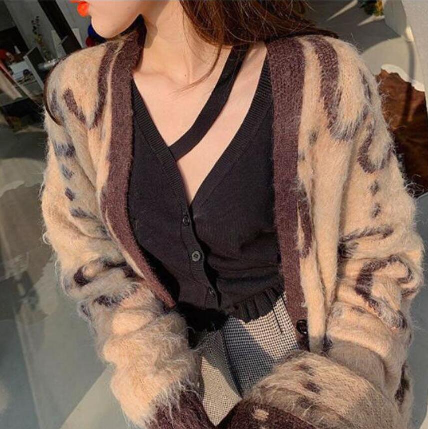 Lettres Jacquard Mouilles de pull Mohair pour femmes pour femmes concepteurs de cardigan doux en vrac pour femmes poches doubles manteau de haute