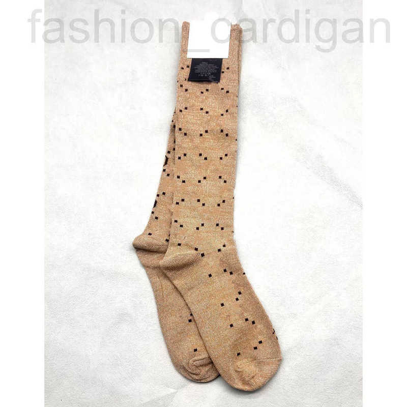 Chaussettes de créateurs pour femmes Chaussette Femme High High Automne Sports d'hiver Coton Long Sock Sokken K57H