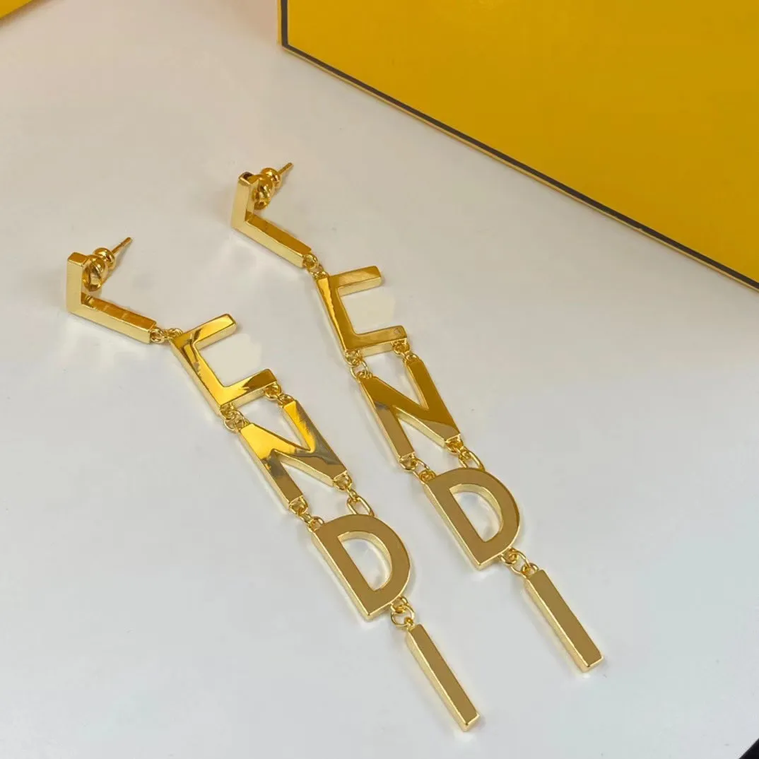 20251 mode 18k or lettre pendentif boucles d'oreilles femmes exquis collier pull chaîne ensemble de bijoux de créateur