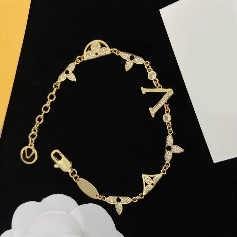 Luxury jewelry love designer bracelets charm bracelet for women fashionable jewelries flower heart chain cjeweler gold plated diamond designer br-image-921294214