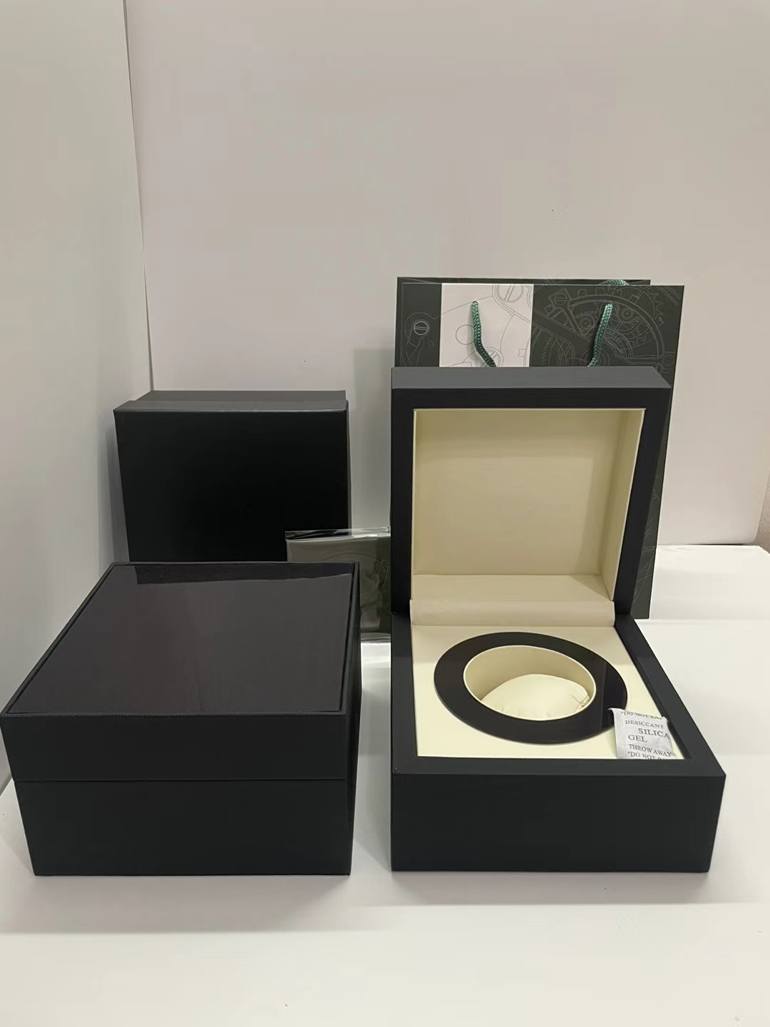 Boîtes de qualité supérieure Regardez la boîte d'origine de la boîte de rangement de montre en gros durable avec des cartes d'accompagnement Publ