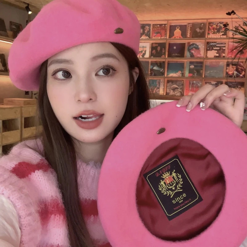 Winter High Quality Wool Womens Beret Metal Copper Buckle Solid Color Painter Hat Satin Embroidery Vintage Beanie Hat 250226 M260804